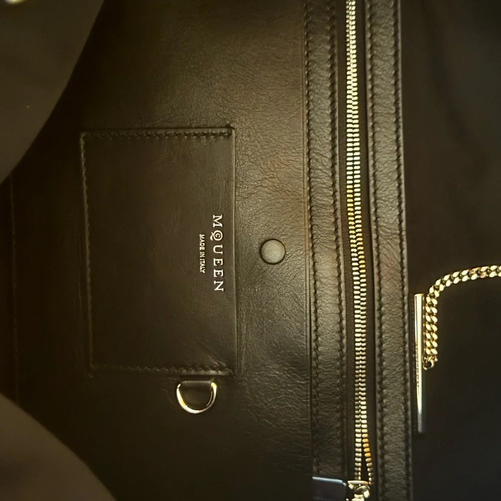 Alexander McQueen Pendant Leather Trimmed Suede Shoulder Bag $2600 SS26 - Picture 9 of 13